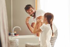 7 sfaturi practice pentru a-l obisnui pe copil cu rutina igienei orale
