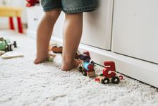 Mirosul neplacut al picioarelor la copii. Din ce cauza apare si cum poti evita problema
