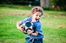 Cum iti ajuti copilul astmatic sa faca sport