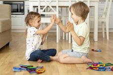 Baietii vorbesc mai tarziu...