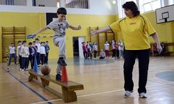 3-4 ore de sport pe saptamana si activitati sportive extra-scolare, dorinta ministrului sportului Eduard Novak pentru scolari
