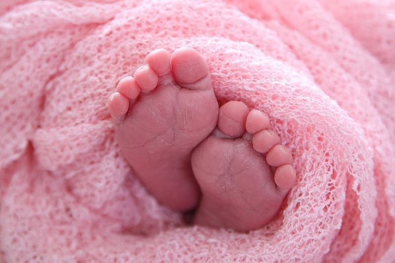 Primul copil nascut in refugiu de o mama din Ucraina. Tanara a intrat in travaliu in tabara de la hotelul lui Stefan Mandachi