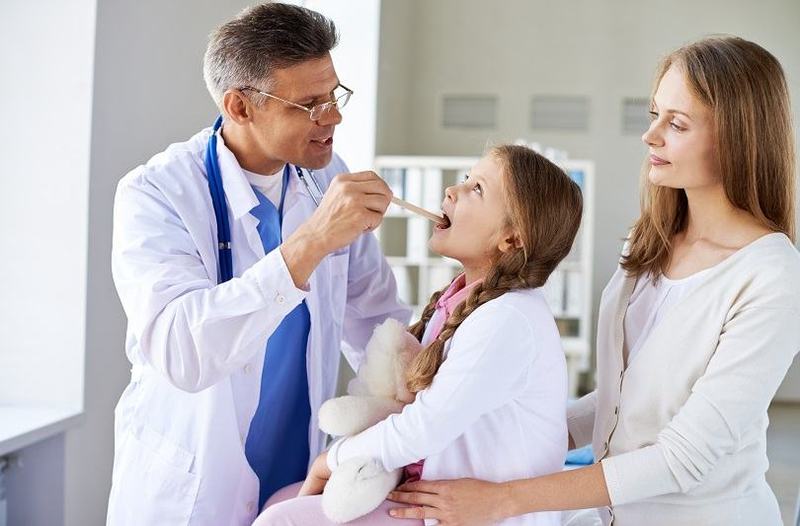 Streptococul in colectivitate: Ce trebuie sa stie parintii despre testare, simptome si antibiotice
