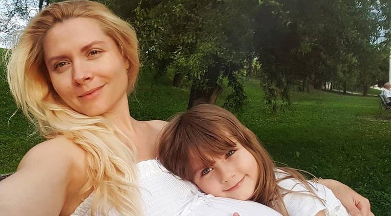 Iana Novac si-a inscris fiica la trei scoli in acelasi timp. Care este motivul deciziei neobisnuite