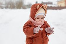 Cate straturi de haine sunt suficiente pentru ca bebelusul sa nu sufere de frig?