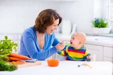 Alimentatia bebelusului si a mamei care alapteaza. Cum alegi alimentele din surse sigure?
