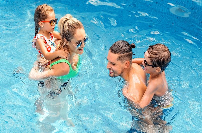 Unde mergi la piscina in Bucuresti vara aceasta. Top locatii, preturi si recomandari