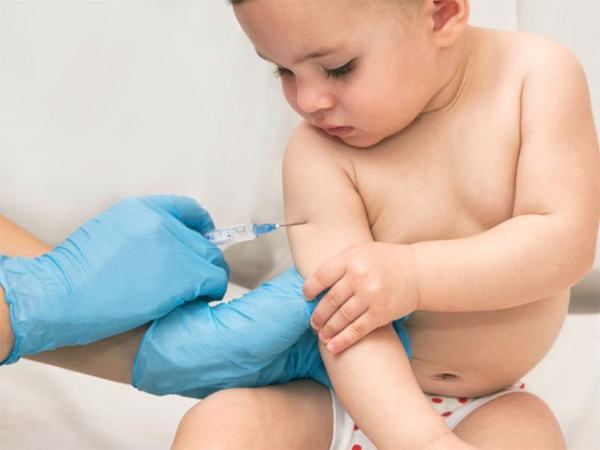 Studiu! Multi parinti nu au incredere in vaccinurile pentru copii