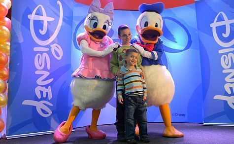 Mii de copii s-au intalnit cu personajele Disney la Bucuresti