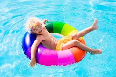 Cum protejezi sanatatea copilului la piscina