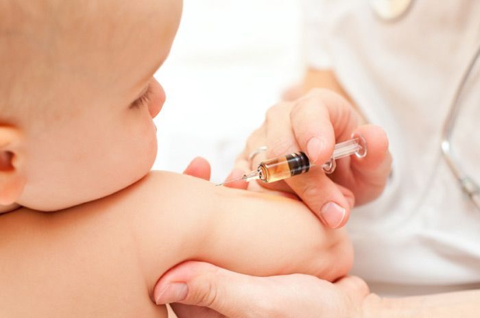 Top 7 vaccinuri esentiale pentru bebelusi